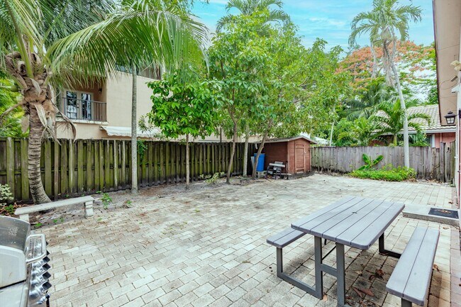 Foto del edificio - 1786 SW 22nd St