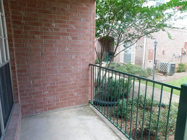 Building Photo - 2710 Grants Lake Blvd