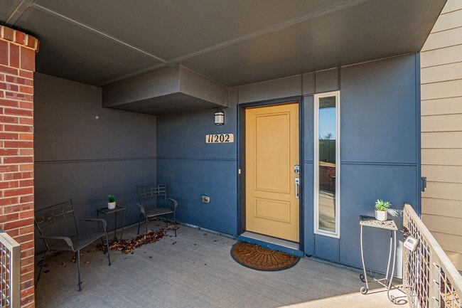 Building Photo - Modern 2BD, 2.5BA Broomfield Townhome with...