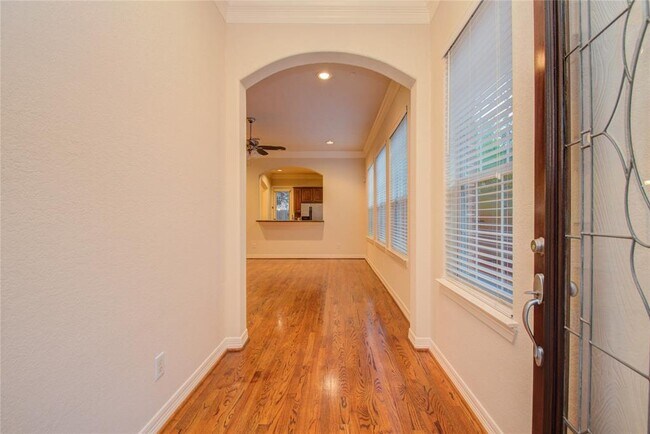 Building Photo - 3219 Holly Thicket Dr