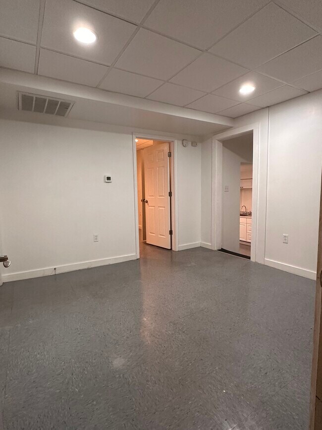 221 High Street, Apt 4 - Liv Rm - 221 High St