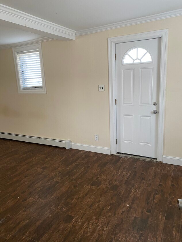 8 Glenwood Rd, Sound Beach, NY 11789 House for Rent in Sound Beach