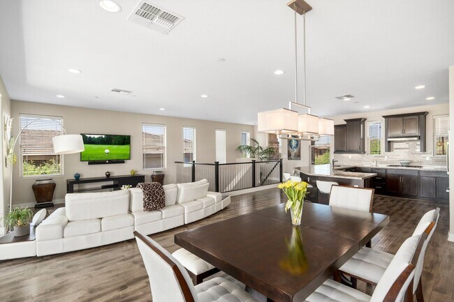 Foto del edificio - 10260 E White Feather Ln