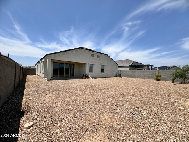 Building Photo - 3003 N Brooklyn Dr