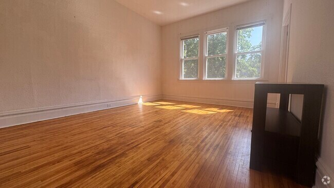 Building Photo - 2049 N Bingham St