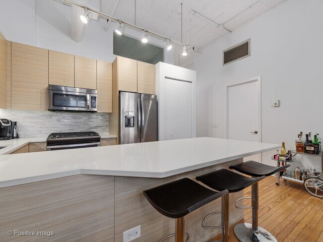 Foto del edificio - 333 W Hubbard St