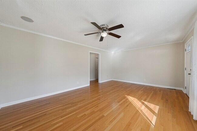Foto del edificio - 2736 Bill Dedmon Rd