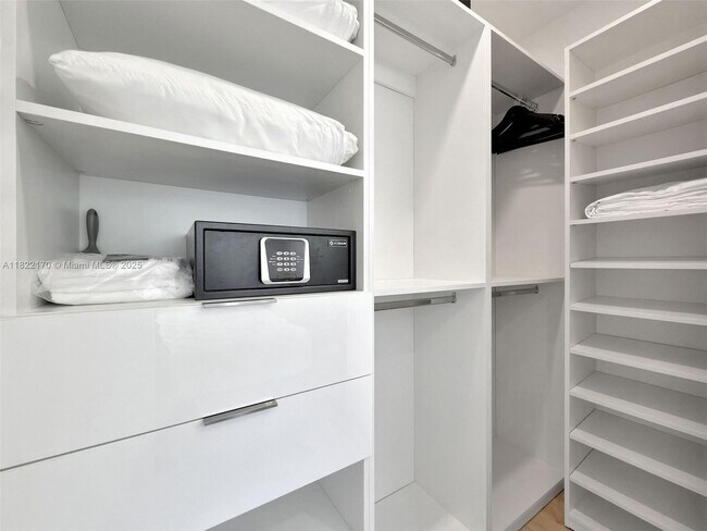 Foto del edificio - 130 SW 25th Rd
