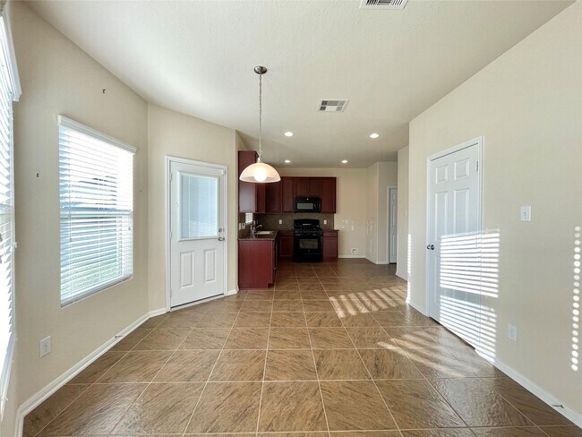 Building Photo - 14903 Vinegrove Falls Ct