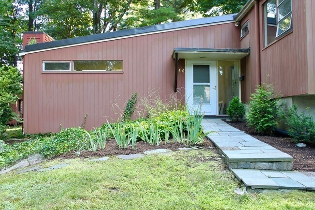 Building Photo - 36 Harmony Hill