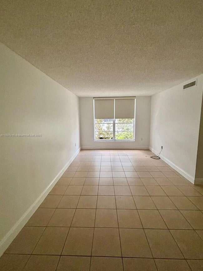 Foto del edificio - 210 SW 11th St