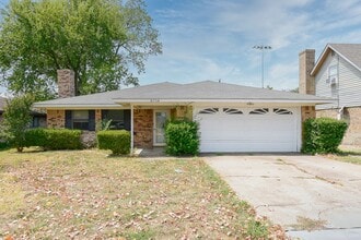 Building Photo - 6714 Sayle St
