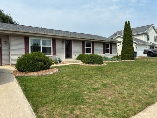 Building Photo - 1100 E Connie Ln