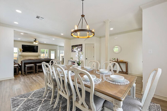 Foto del edificio - 6206 Cromwell Ct