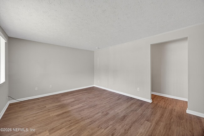Foto del edificio - 4177 Timberlake Dr E