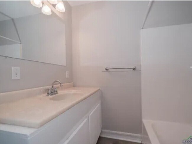 Foto del edificio - 3 Bedroom Single Family Home in Jefferson