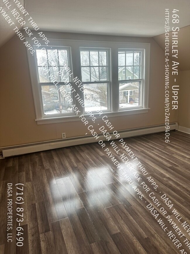 Foto del edificio - 468 Shirley Ave