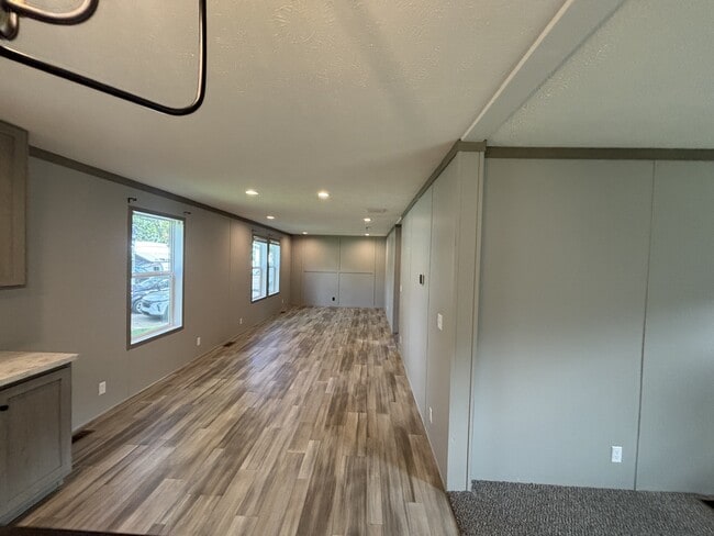 Building Photo - 352 Stratford Ct