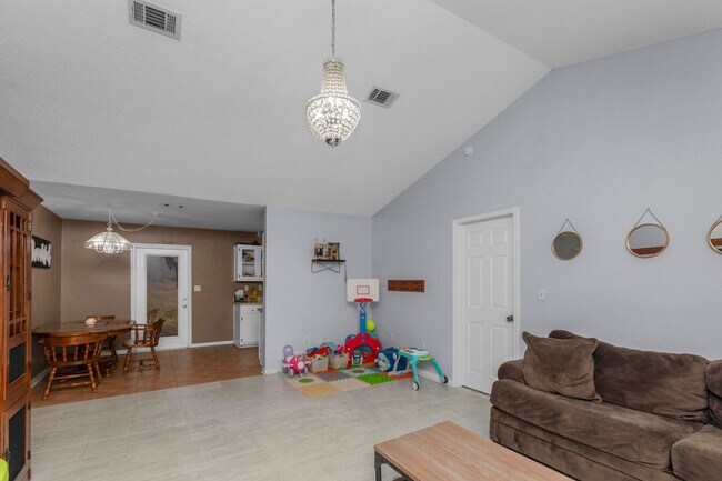 Building Photo - 141 Lonnie Jack Dr