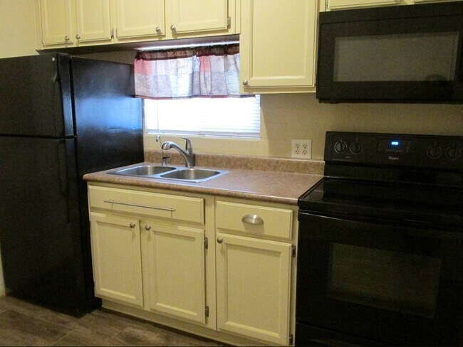 Building Photo - 236 N Saguaro Dr