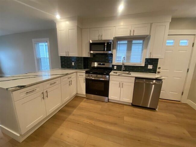 Building Photo - 67 Newbern Ave