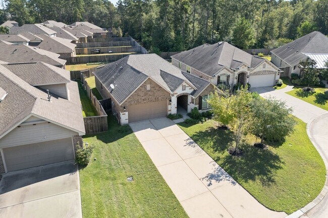 Building Photo - 2811 Ridgecliff Ct