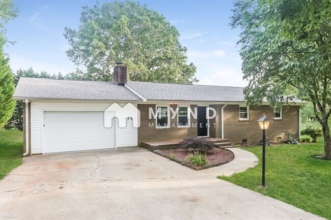 Building Photo - 3 br, 2 bath House - 139 Edgeway Rd