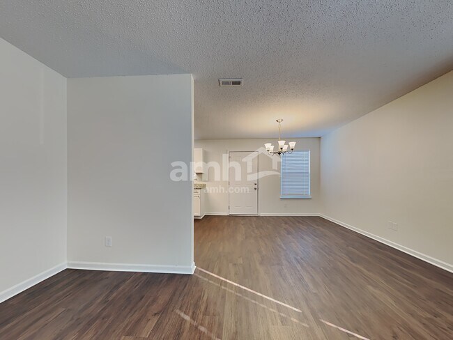 Building Photo - 2306 Westmere Dr