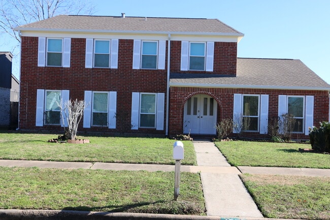 Foto del edificio - 458 Woodrail Dr