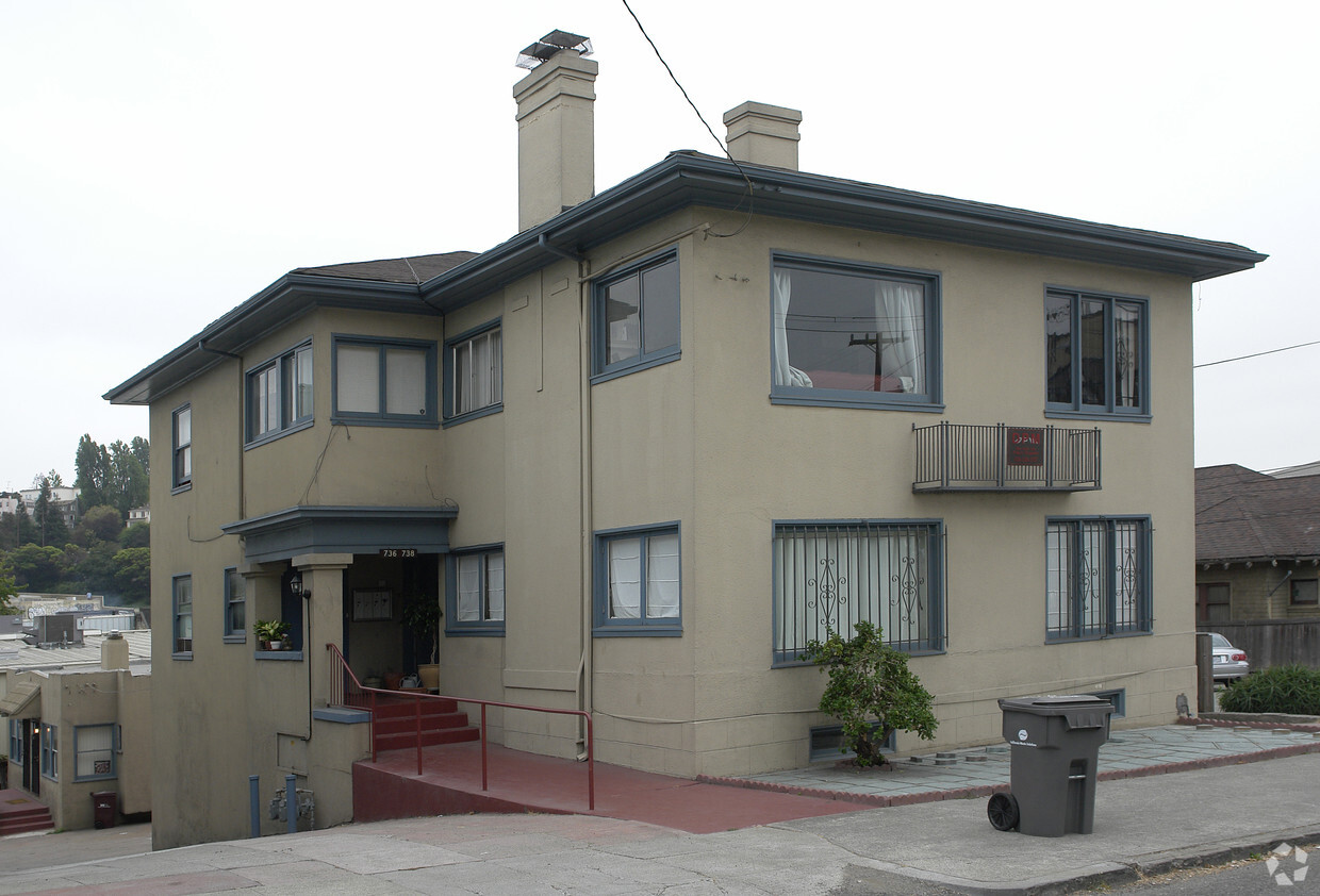 Primary Photo - 736-738 Rand Ave