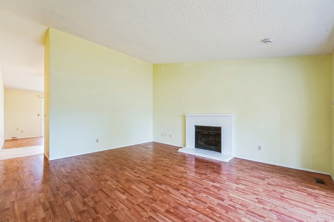 Building Photo - 2947 SE 43rd Ct