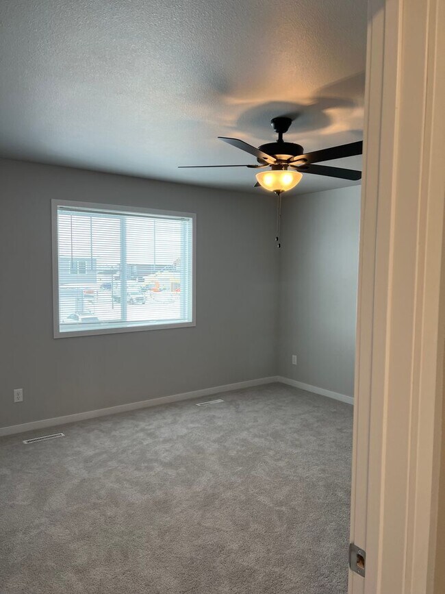 Foto del edificio - 3 Bed 3 Bath Single Family Home