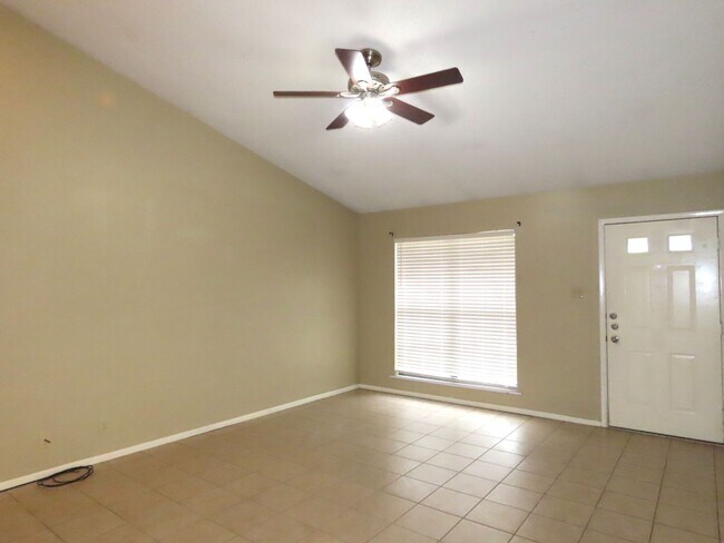 Foto del edificio - Near UT Tyler! 2 Bedroom, 2 Bath Duplex w/...