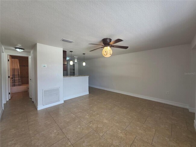 Foto del edificio - 15532 Chamberlain Blvd