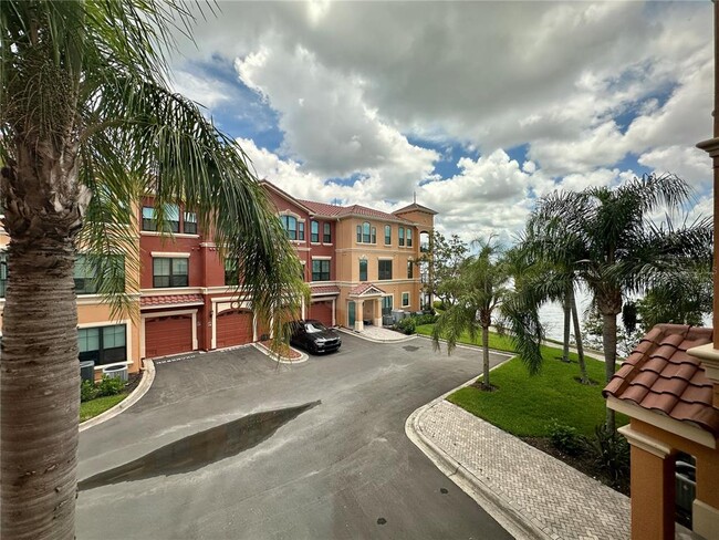Building Photo - 2765 Via Cipriani St