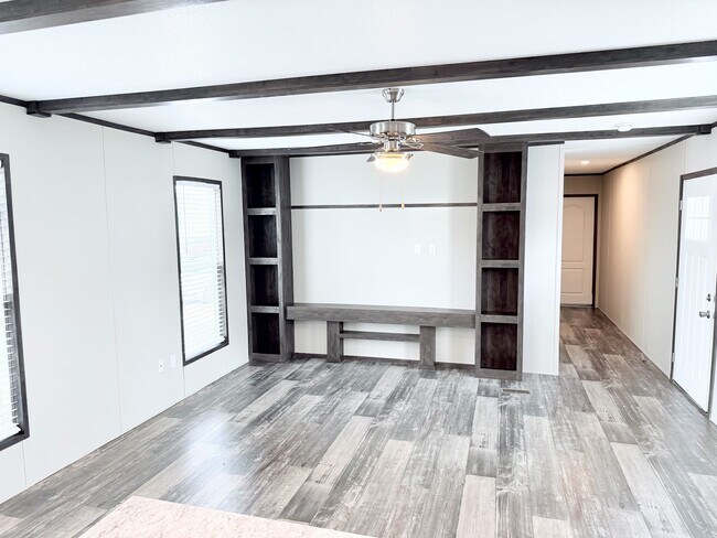 Building Photo - 117 Betty St