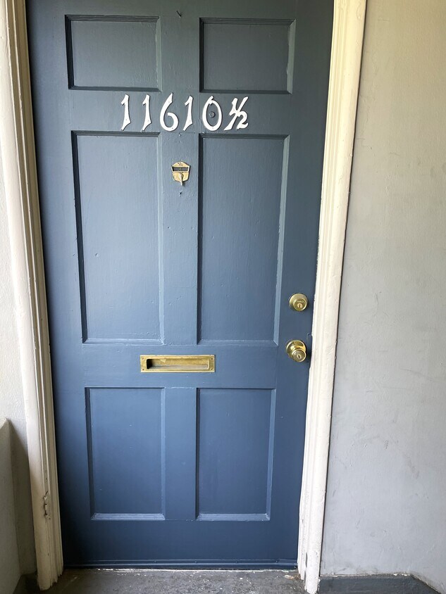 Primary Photo - 11610 Chandler Blvd