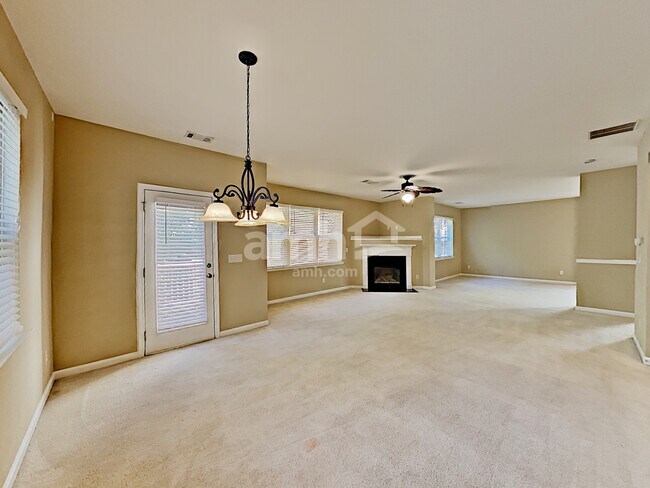 Building Photo - 255 Shaw Dr