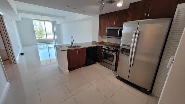 Photo - 400 N Federal Hwy Apartment