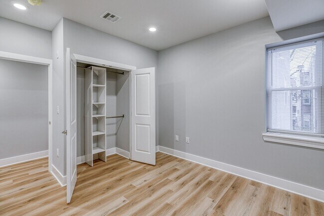 Building Photo - 1132 N 41