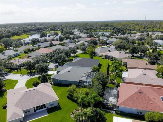 Foto del edificio - 251 Rock Springs Dr