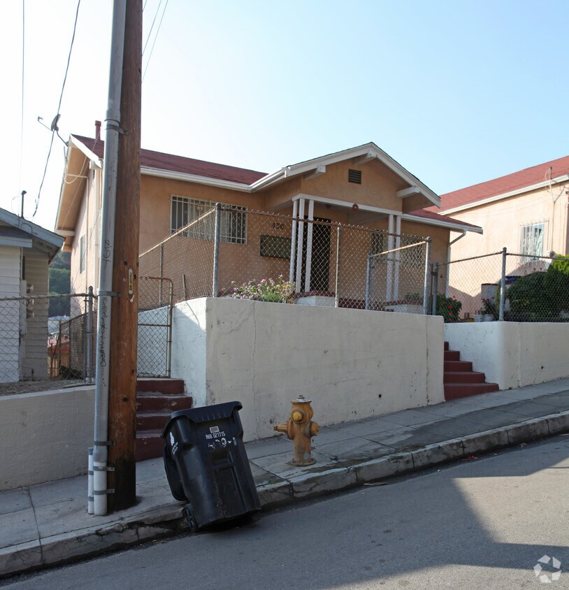 Primary Photo - 430 Casanova St