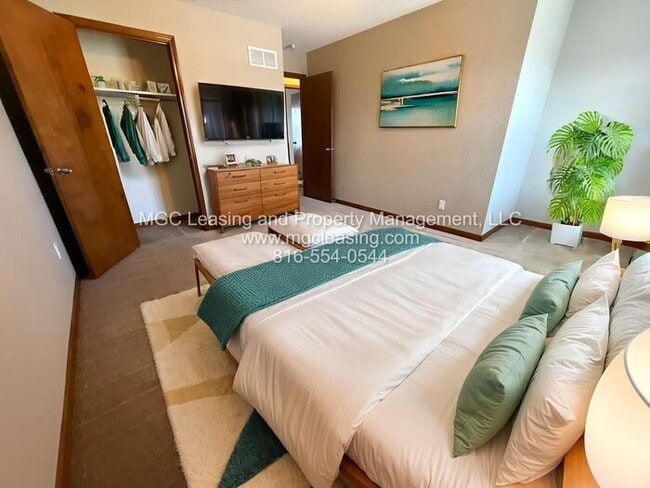 Building Photo - Millwood Townhomes Special - $1,000 Rent Credit w/ a 15 Month Lease!