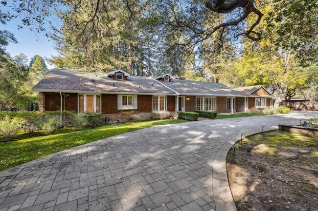 Foto del edificio - 216 Valparaiso Ave