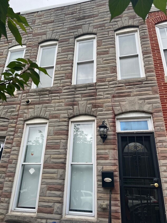 Primary Photo - 422 N Collington Ave