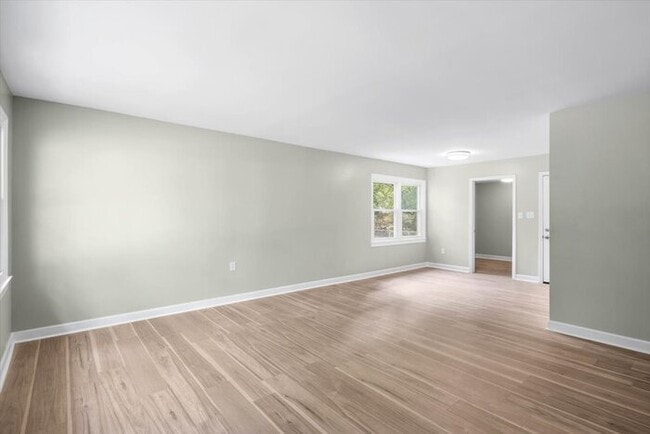 Building Photo - 941 Beverly Dr