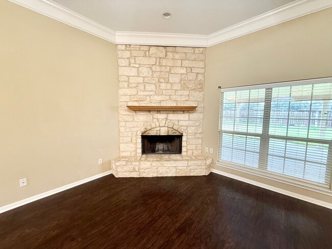 Foto del edificio - Spacious 4-Bedroom Home in Midway ISD