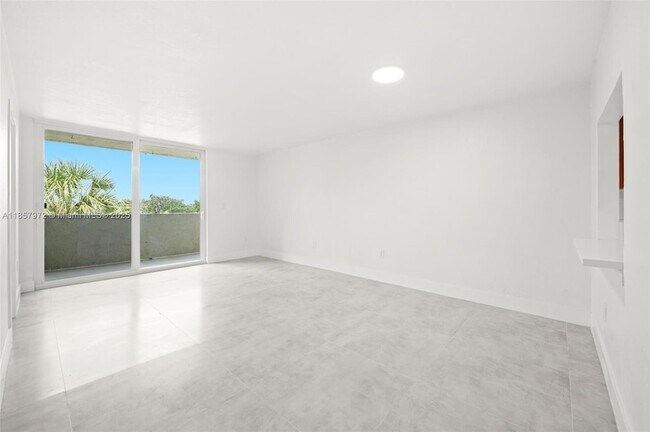 Foto del edificio - 10090 NW 80th Ct
