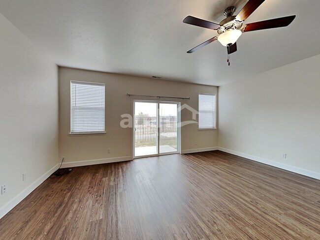 Building Photo - 426 E Sicily Dr