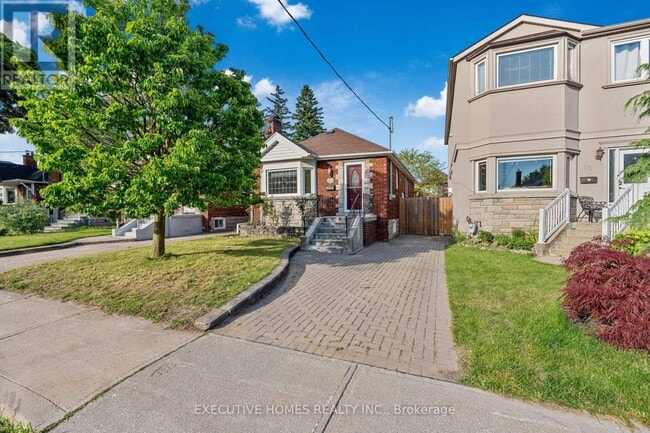 Building Photo - 17 Crestland Ave